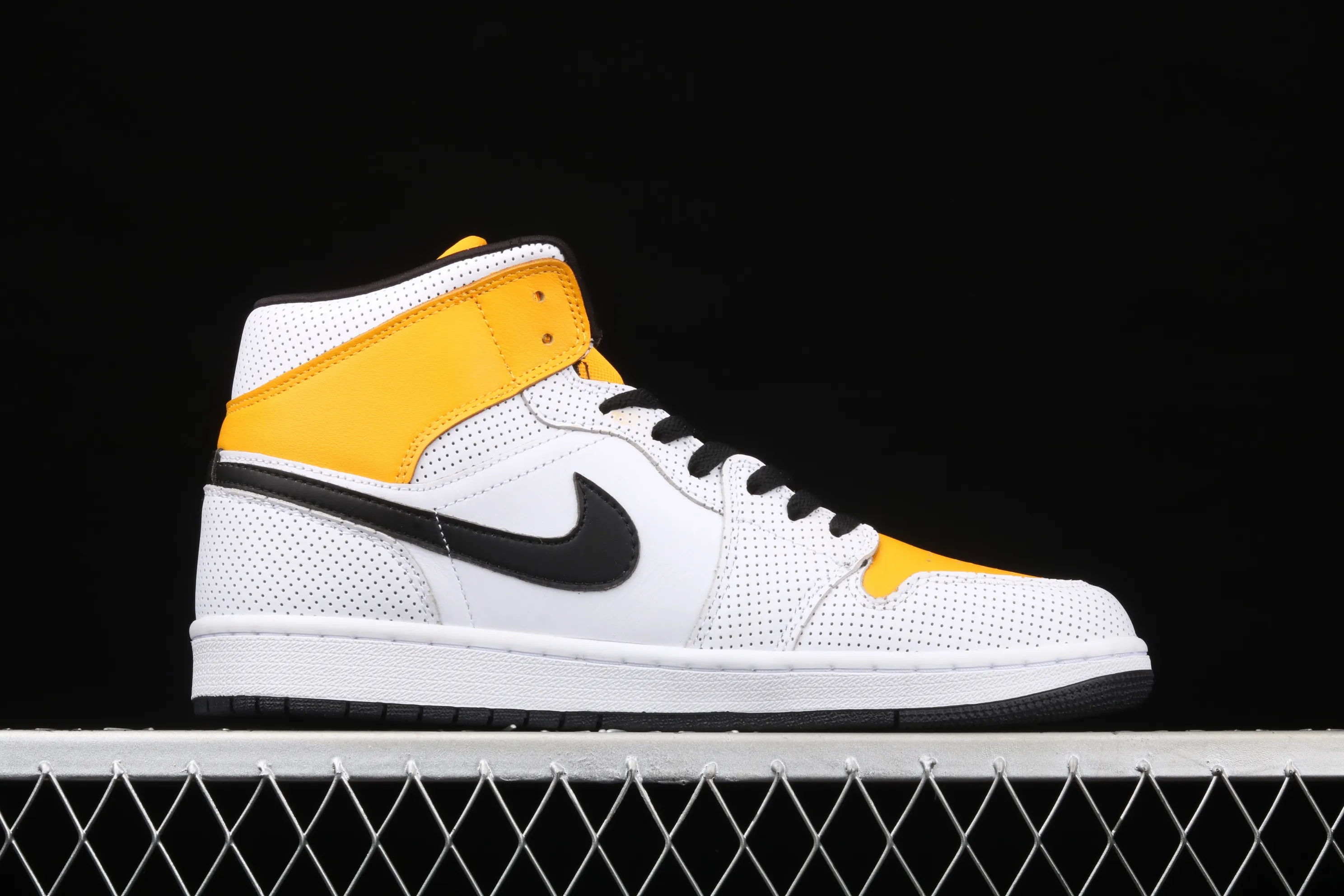 All categories Air Jordan Jordan series basketball shoes Air Jordan 1 Mid Air Jordan 1 Mid AJ1 Joe 1 white yellow black hook Chinese culture basketball shoes BQ6472-107